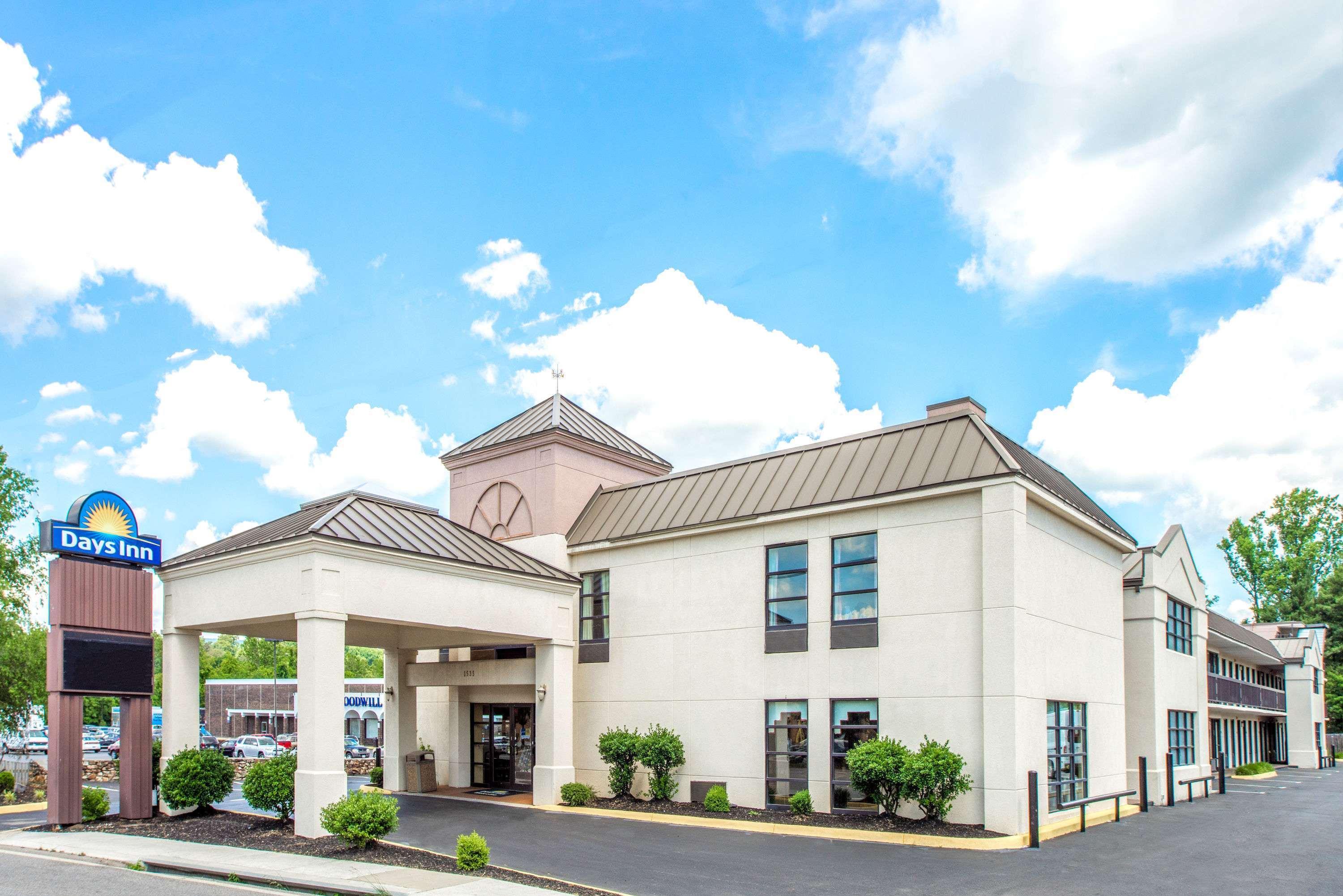 Days Inn By Wyndham Salem Dış mekan fotoğraf
