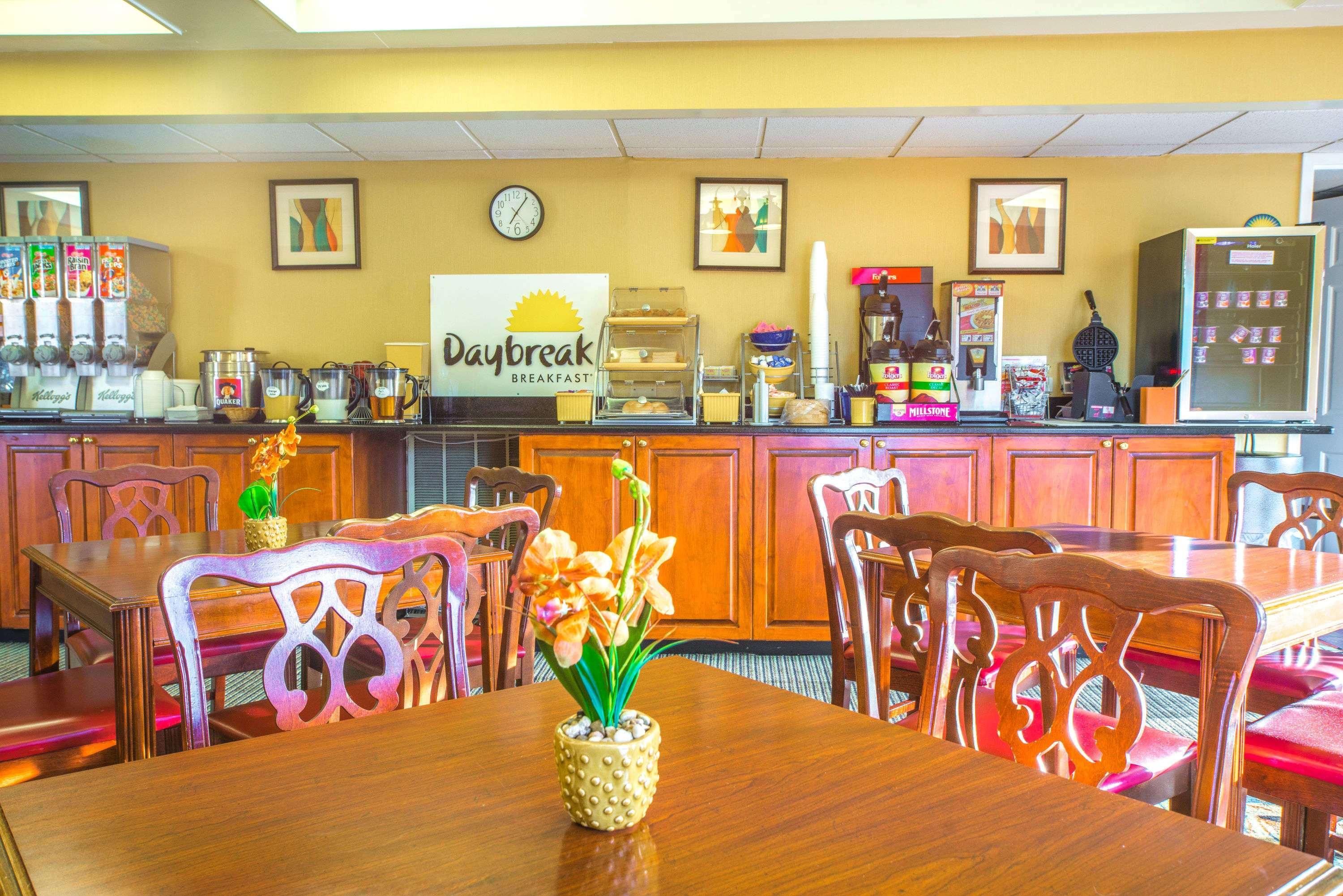 Days Inn By Wyndham Salem Dış mekan fotoğraf